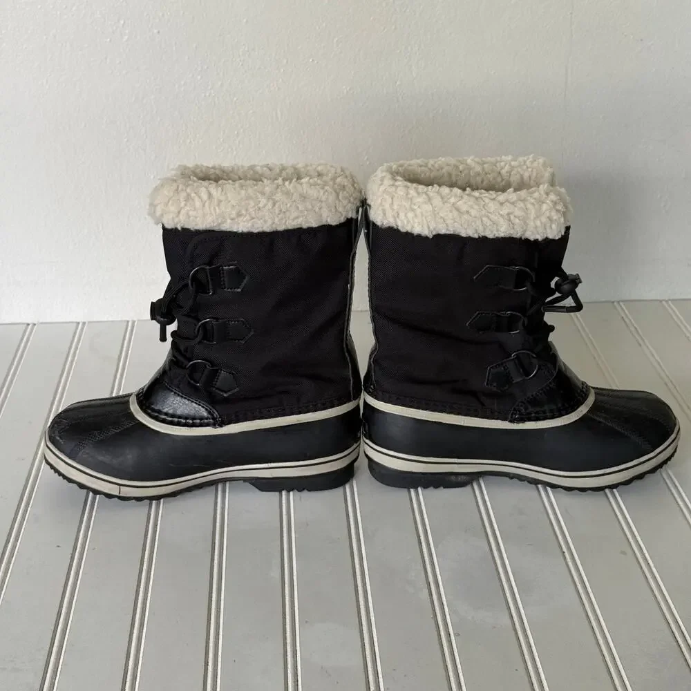 Sorel youth size 4 cream-colored sherpa black waterproof nylon snow boots